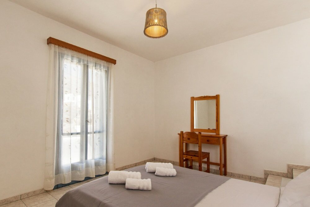 Фото Perigiali Rooms & Apartments Folegandros