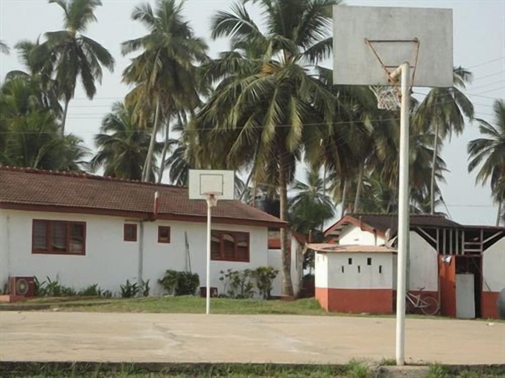 Фото Coconut Grove Beach Resort