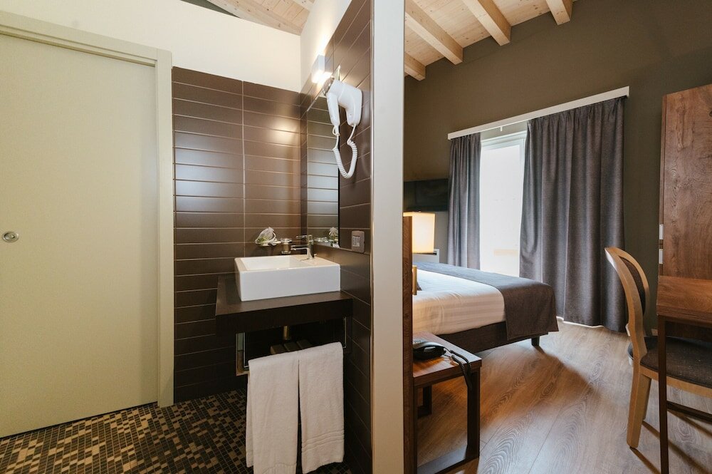 Фото Lake Hotel La Pieve