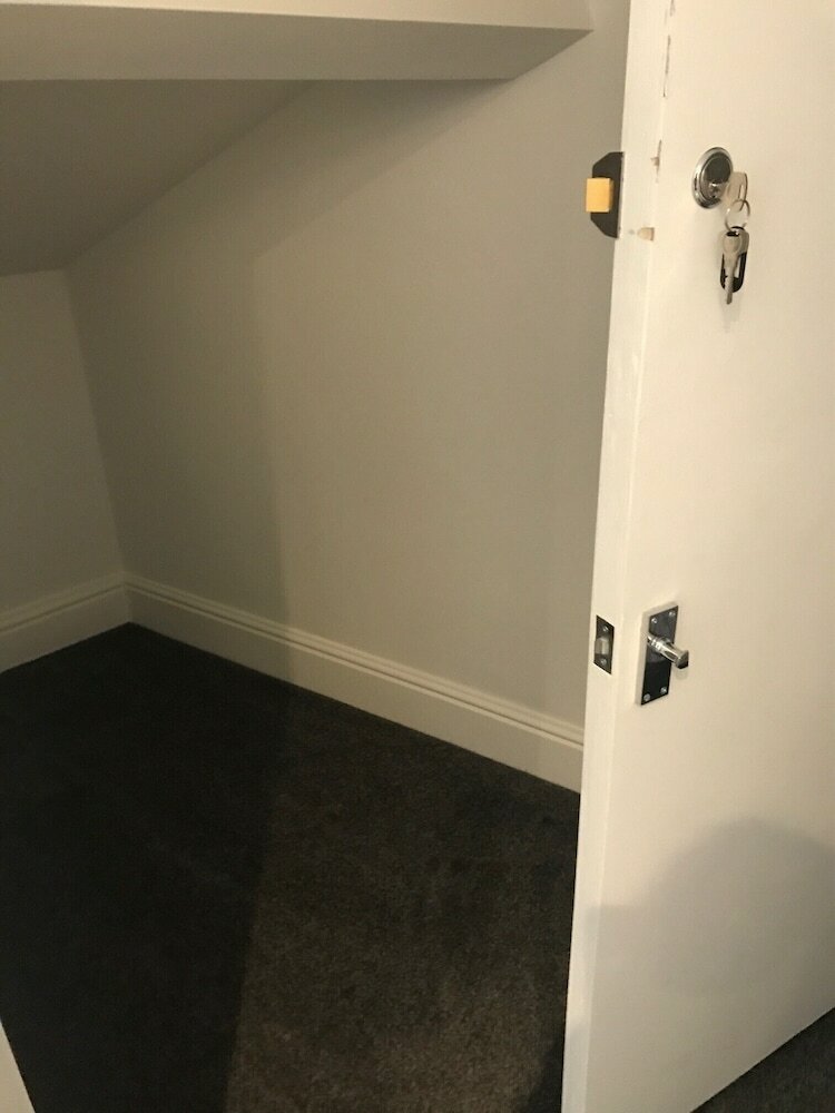 Фото Self Contained Studio