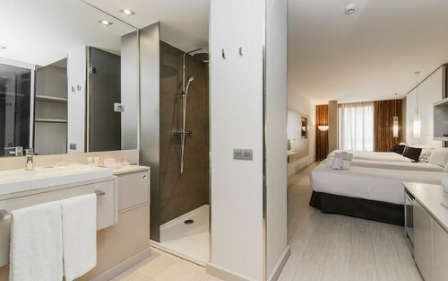 Гостиница Grums Barcelona Hotel & SPA в Барселоне