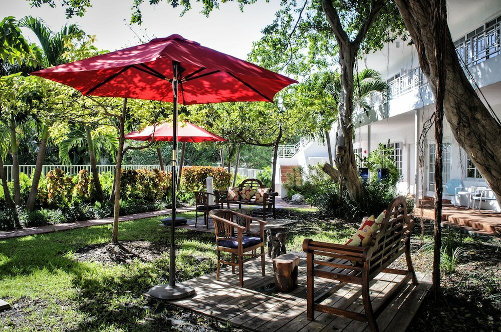 Фото Tradewinds Apartment Hotel, a South Beach Group Hotel