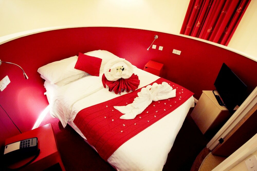 Фото Wookey Hole Hotel