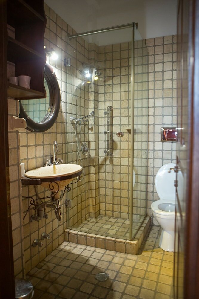 Фото Oikoperiigitis Hotel