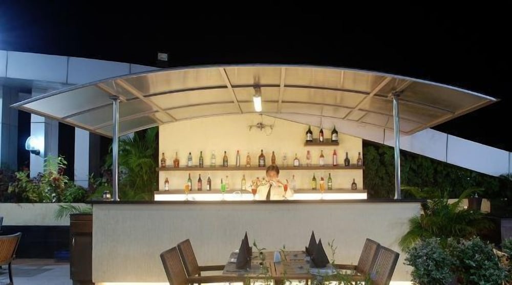 Фото Fabhotel Ambience Executive