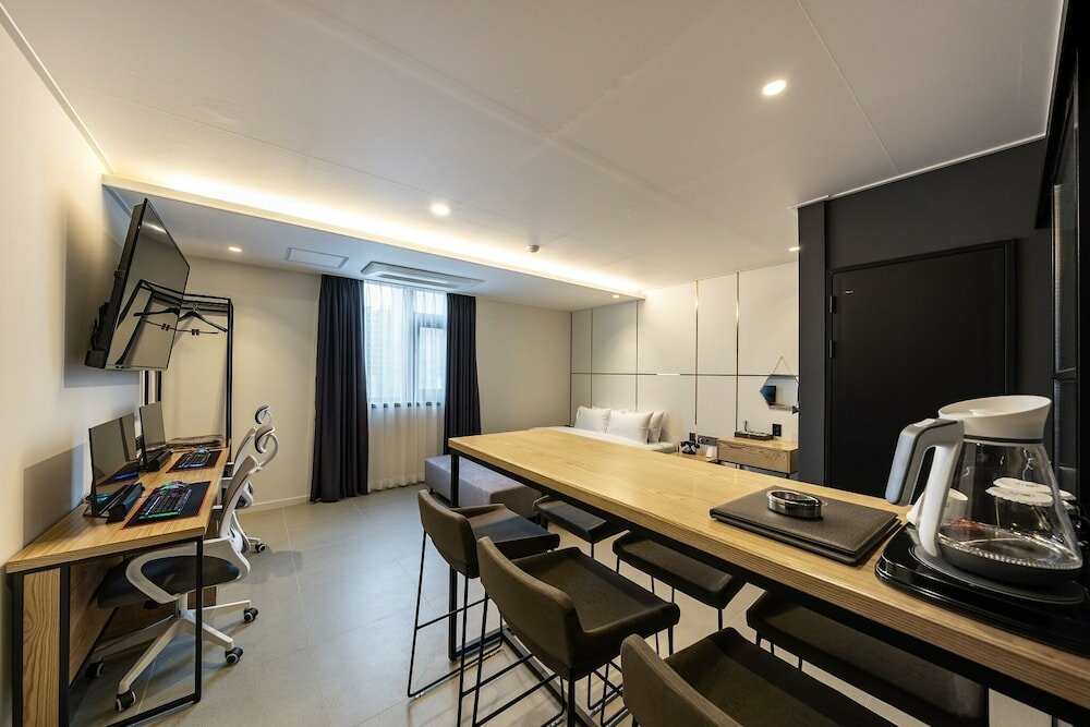 Фото Brown Dot Hotel Suwon