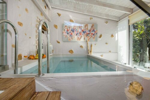Гостиница Villa Splantzia-heated Pool-garden-2 min Chania Port