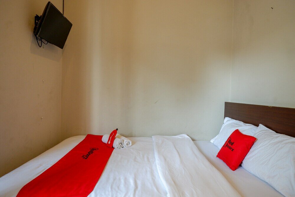 Фото RedDoorz near Stasiun Tawang Semarang