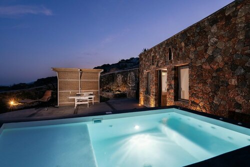 Гостиница Luxe Efis Home Sea View 4 Villas & 4 Prive Hot Tub