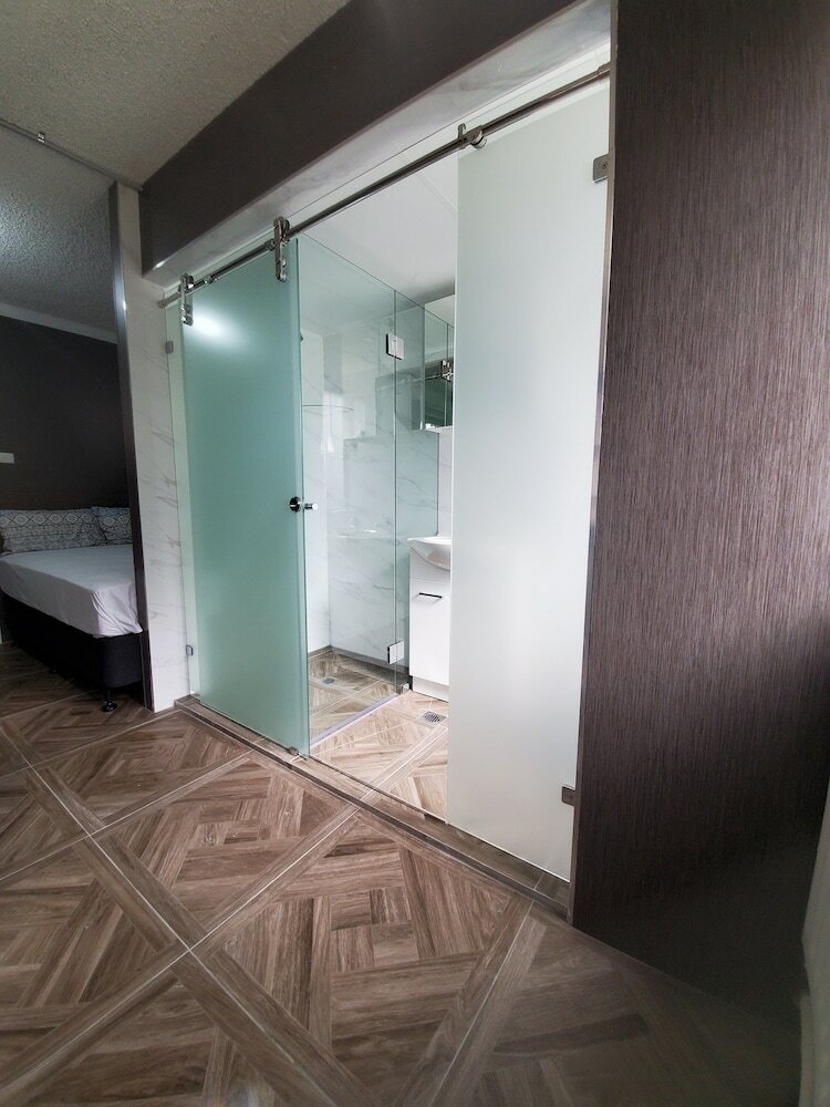 Фото Seranin Bathurst