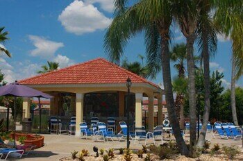 Фото 4br, 3ba T/home W Screened-in Heated Pool 4 Bedroom Townhouse by Redawning