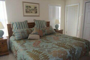 Фото 4br, 3ba T/home W Screened-in Heated Pool 4 Bedroom Townhouse by Redawning