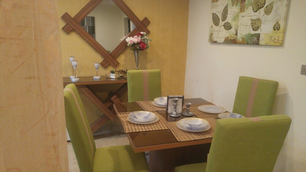 Фото Marshall Hotel Apartments