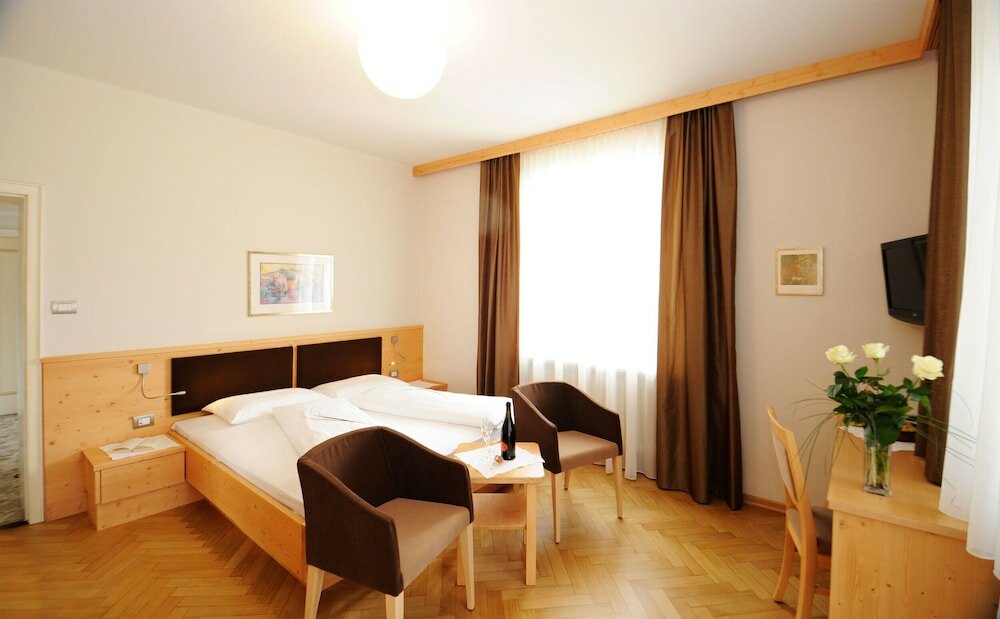 Фото Hotel Jasmin