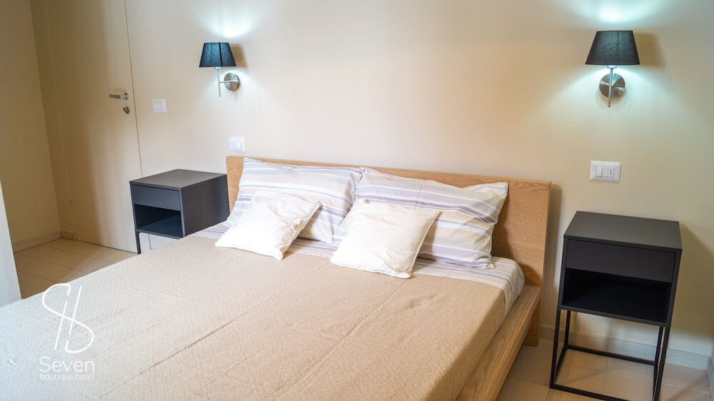 Фото Seven Boutique Hotel