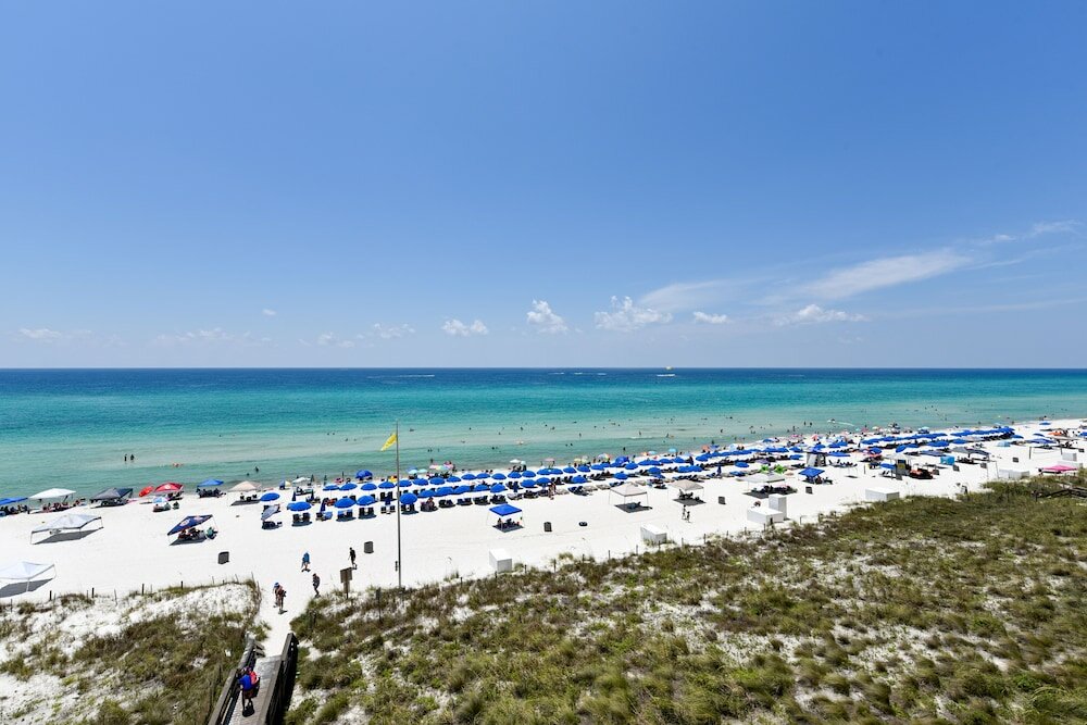 Фото Emerald Beach by Book That Condo