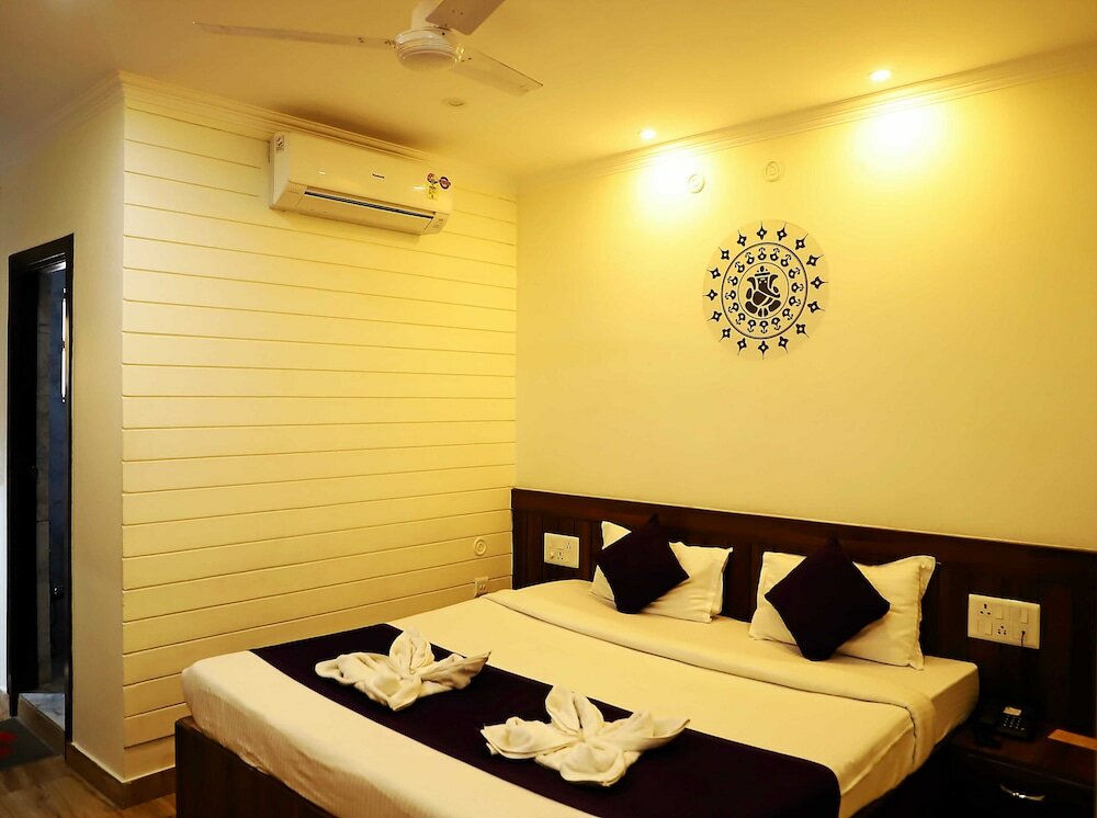 Фото Hotel Yog Tapovan