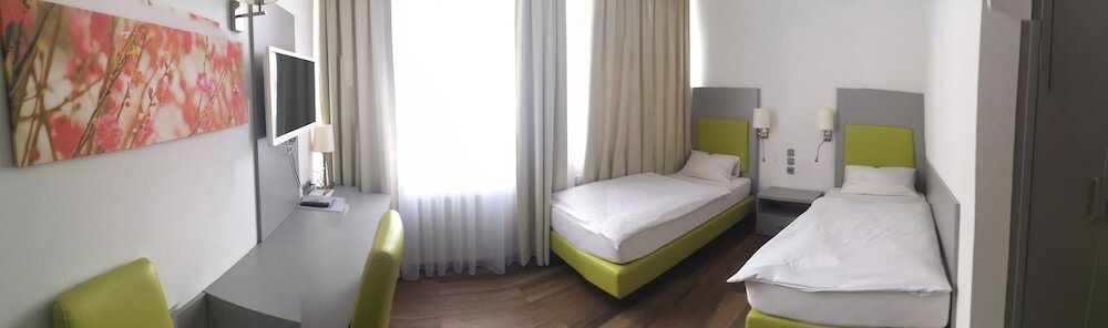 Фото Hotel Altbacher Hof