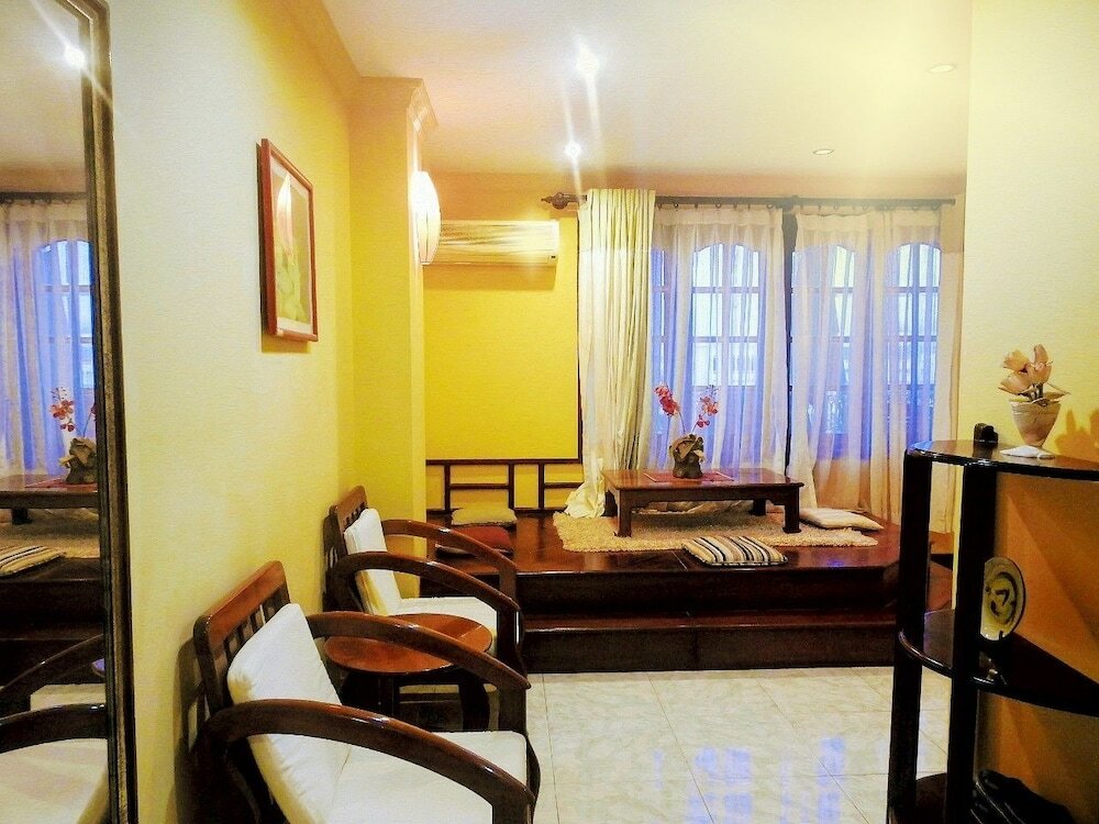 Фото La Suisse Hotel