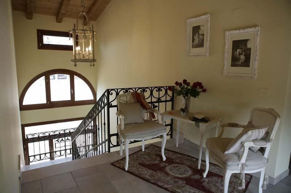 Фото Otto Ducati d'Oro