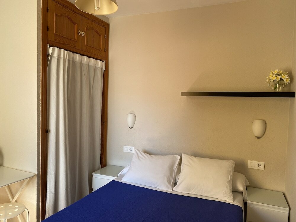 Фото Hostal Moscatel