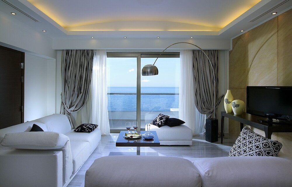 Фото The Royal Blue