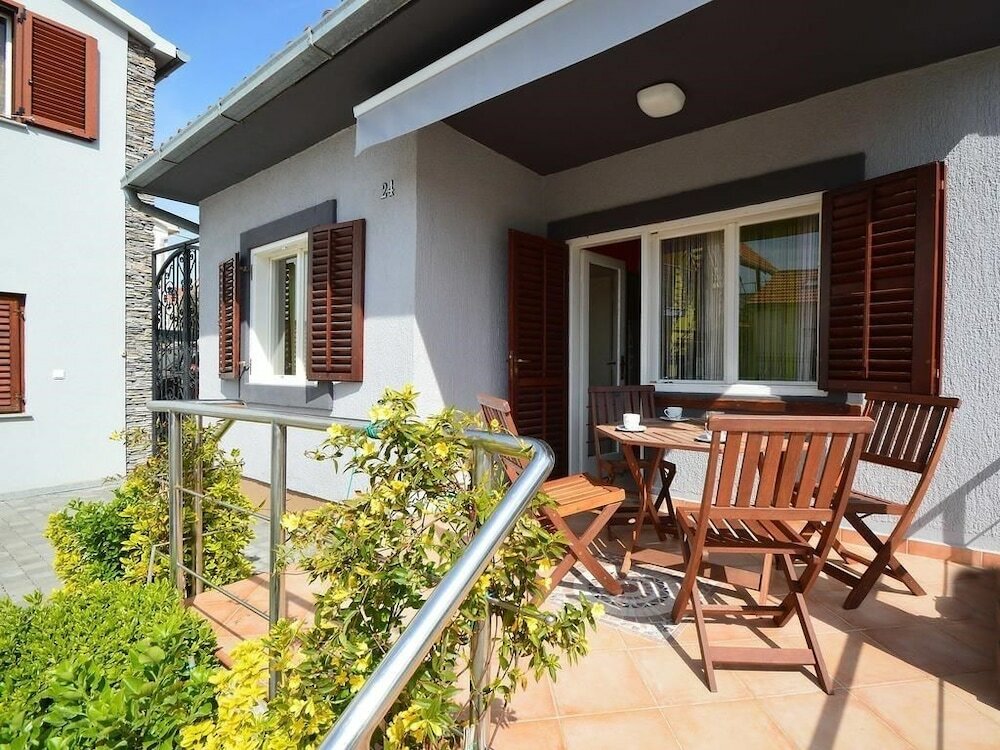 Фото Holiday House Tina Tribunj