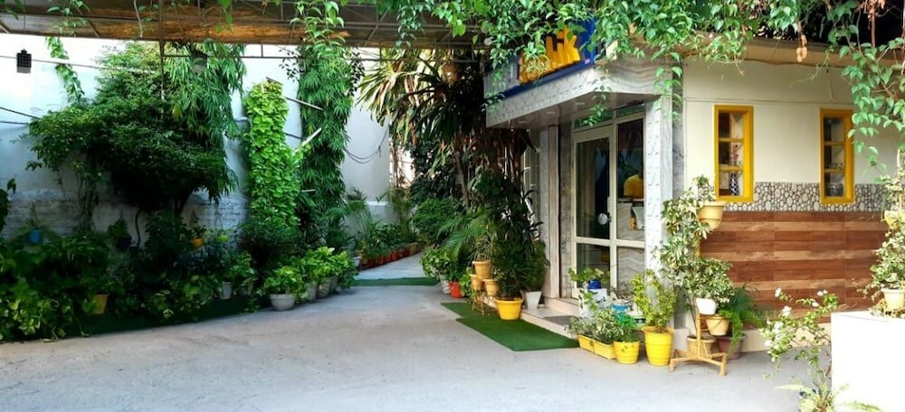 Фото Hotel Pathik