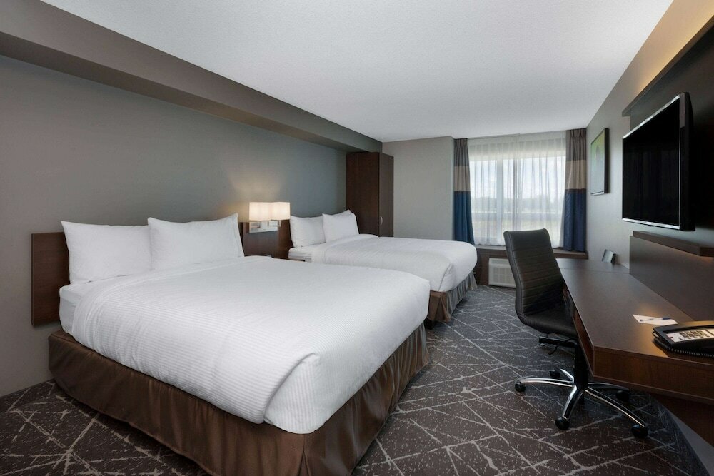 Фото Microtel Inn & Suites by Wyndham Portage La Prairie