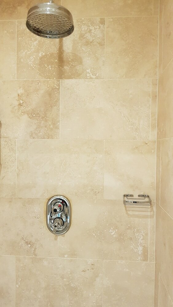 Фото Authentic Central 3-Bedroom Apartment