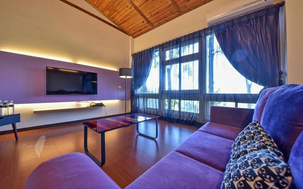 Фото Hillside Plot Inn