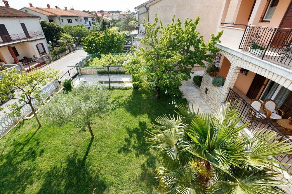 Фото Villa Nina Apartments