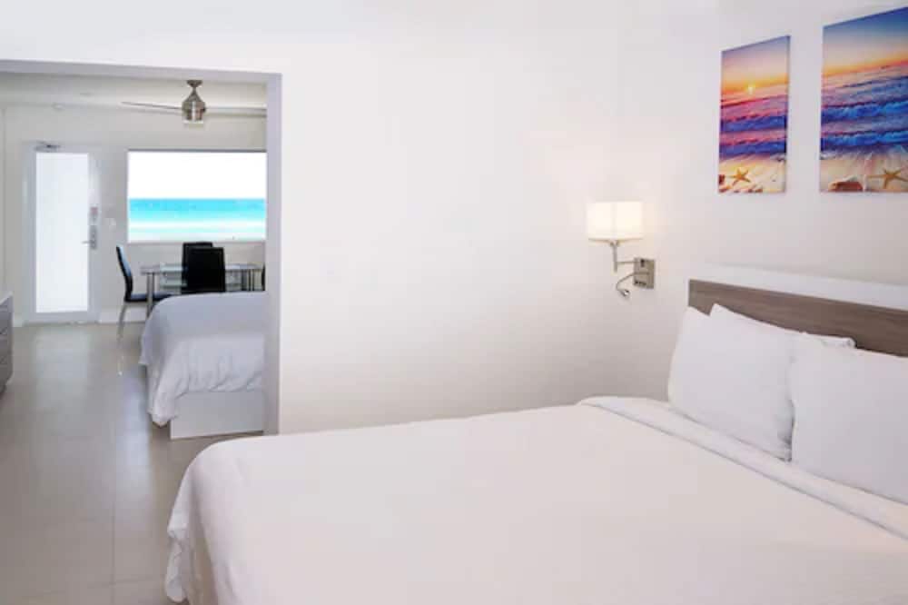 Фото The Diane Oceanfront Suites