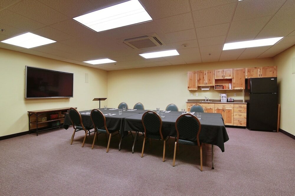 Фото Hawthorn Suites by Wyndham Minot