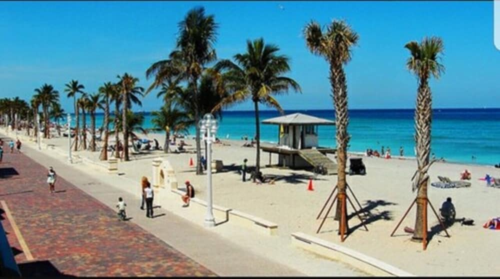 Фото The Diane Oceanfront Suites