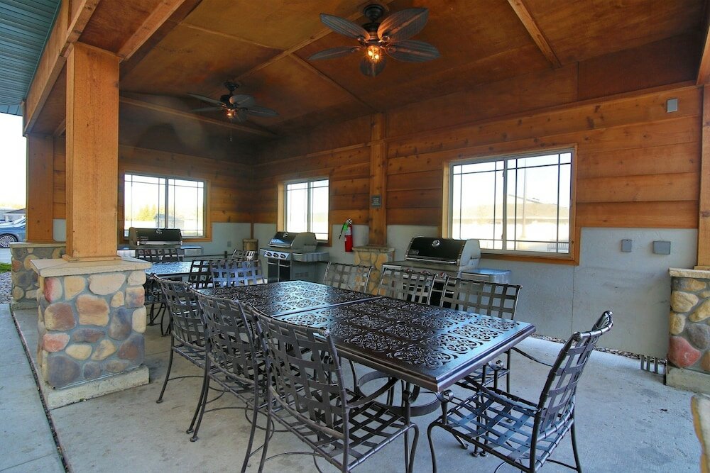 Фото Hawthorn Suites by Wyndham Minot