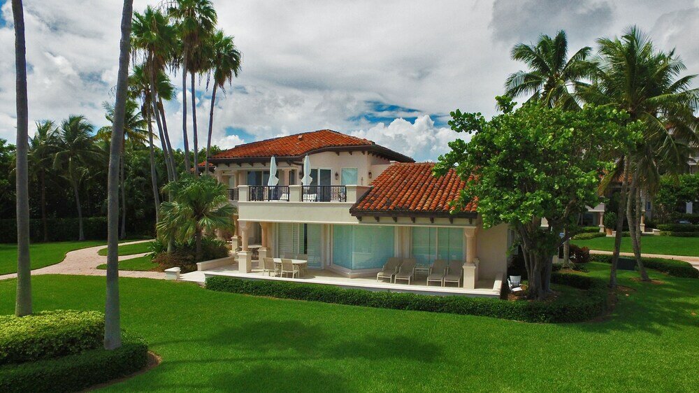 Фото Provident Luxury Suites Fisher Island