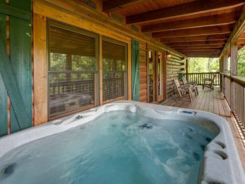 Гостиница Running Bear, 2 Bedrooms, Hot Tub, Gas Fireplace, Pool Table, Sleeps 8