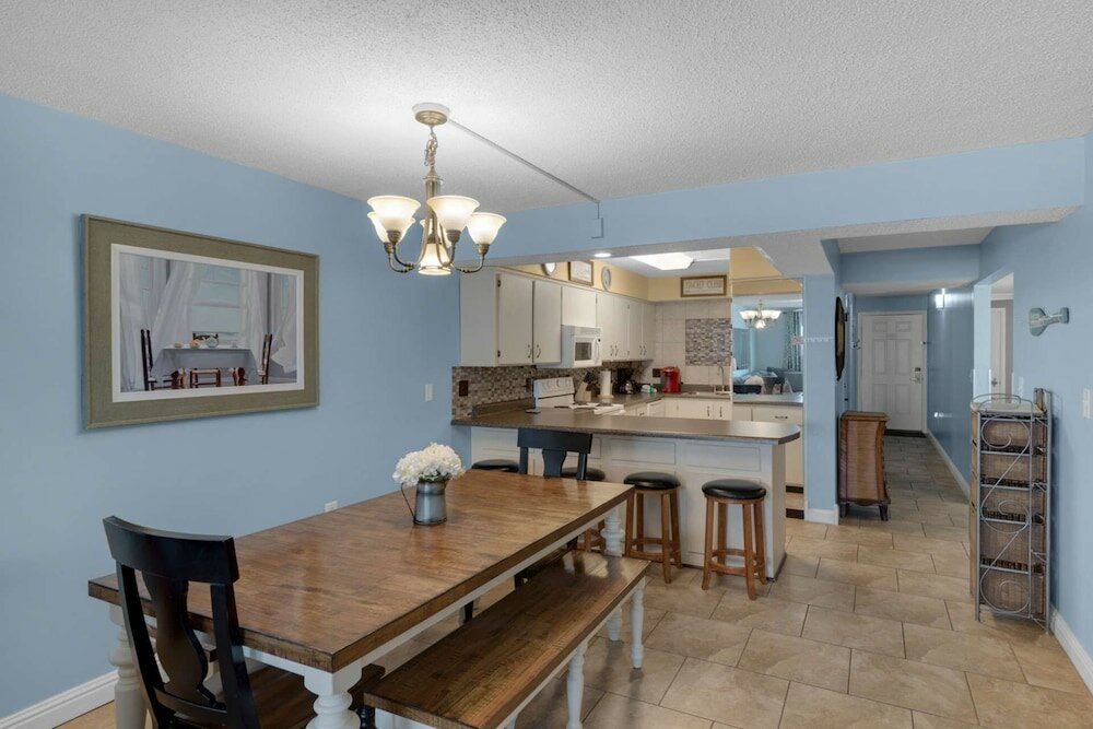 Фото Regency Towers 703