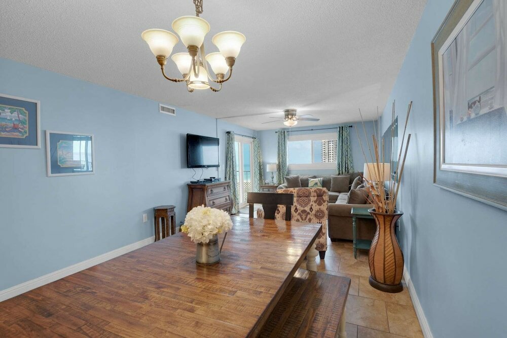 Фото Regency Towers 703