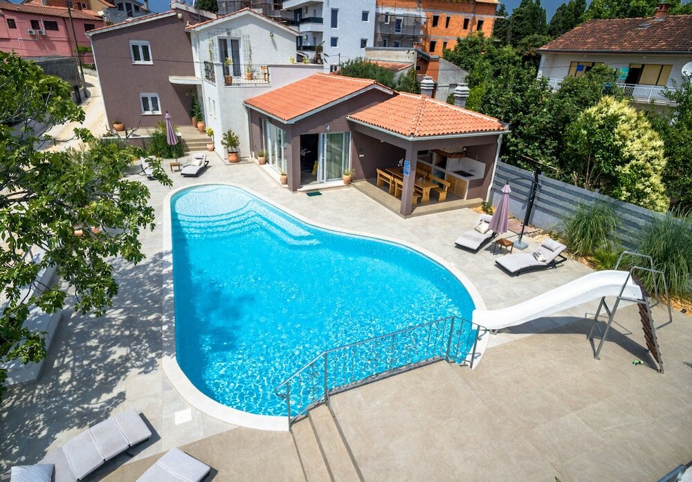 Фото Five bedroom villa Emily with pool