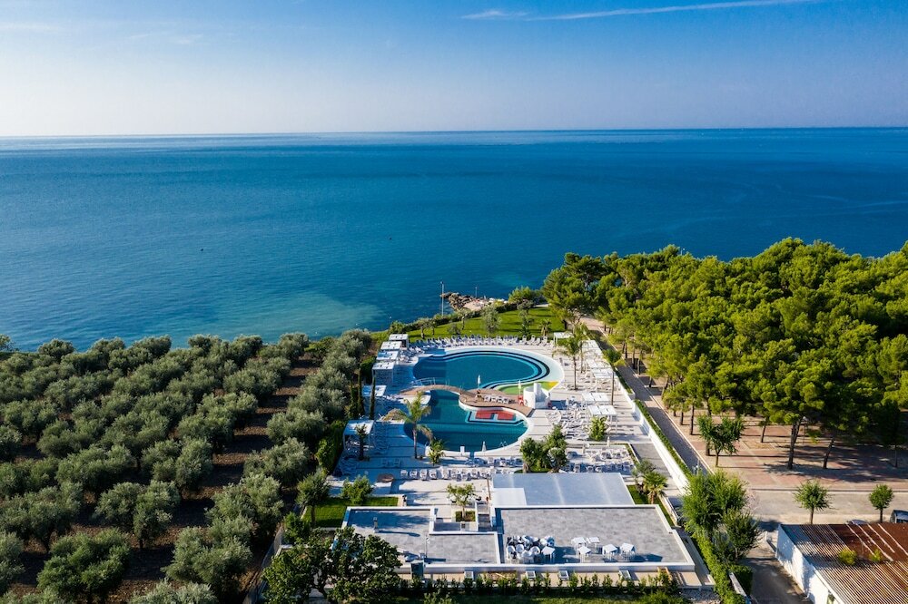 Фото Villaggio Turistico Baia Del Monaco