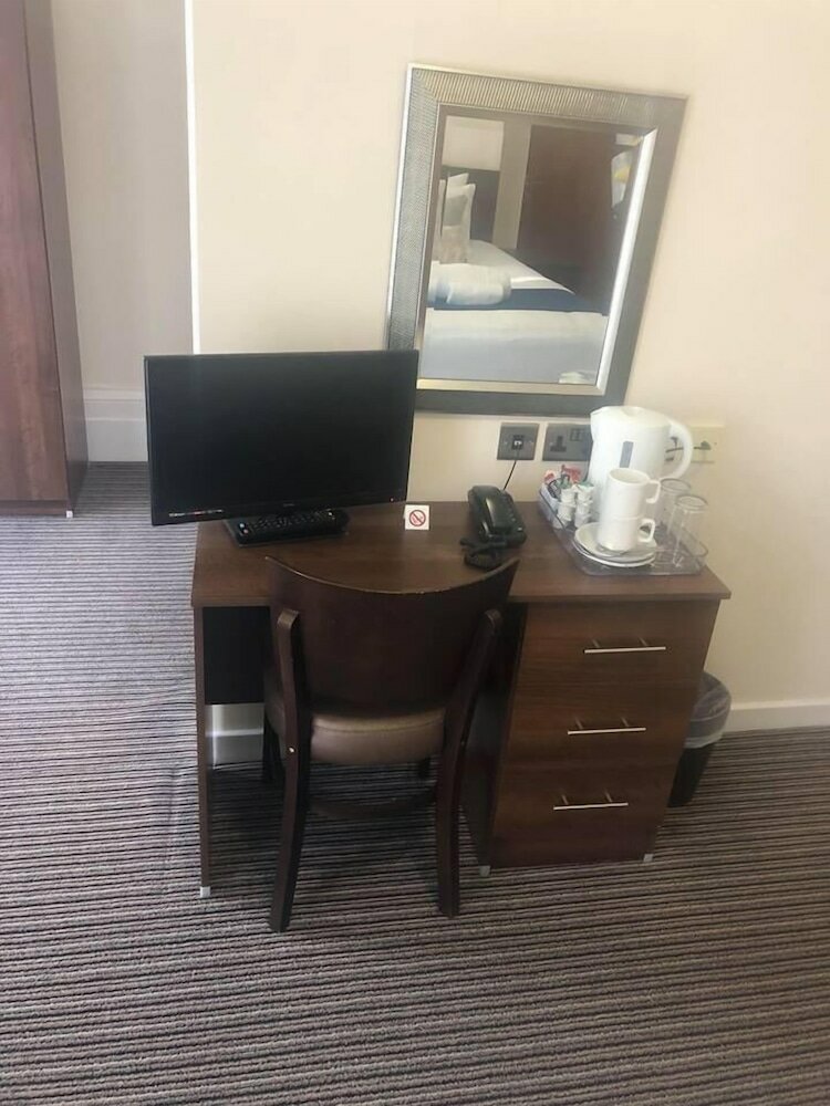 Фото The New Brighton Hotel