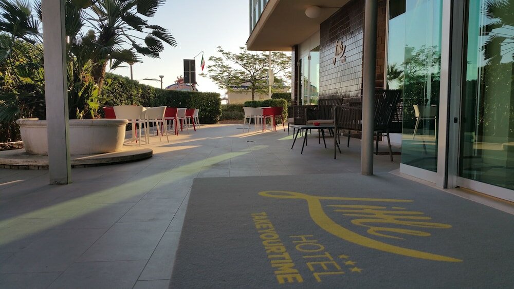 Фото Little Hotel