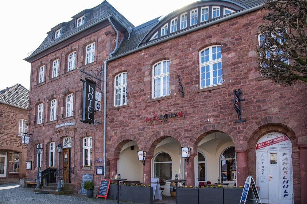 Фото Hotel & Restaurant Ratskeller Nideggen