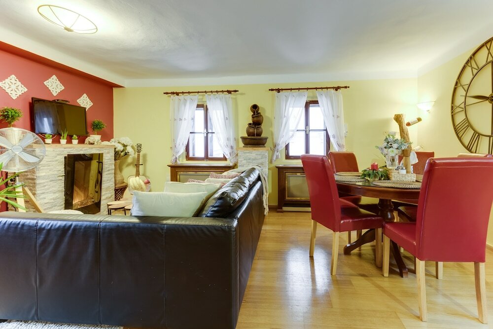 Фото Incredible 2Br Loft in Heart of Prague