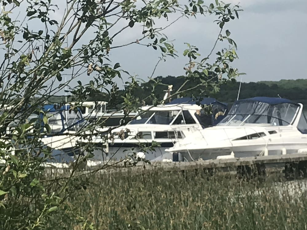 Фото Knockninny Country House & Marina