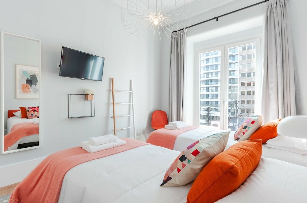 Фото Nlc Rooms & Suites