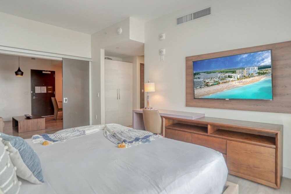 Фото Ch Luxury Condos & Studios On The Beach