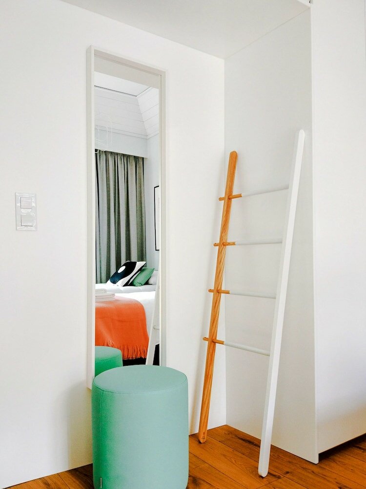 Фото Nlc Rooms & Suites